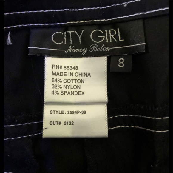 City Girl capris! Black with stand out buttons! - Picture 3 of 4